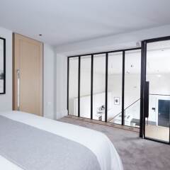 Отель Stunning Covent Garden Suites by Sonder комната для гостей фото 3