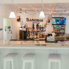 Отель SandCastles Deluxe Beach Resort гостиничный бар
