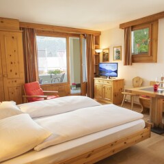 Отель Chesa Surlej Hotel Швейцария, Сильваплана - отзывы, цены и фото номеров - забронировать отель Chesa Surlej Hotel онлайн комната для гостей фото 3