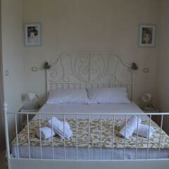 Отель B&B La Via di Casa Агридженто сейф в номере