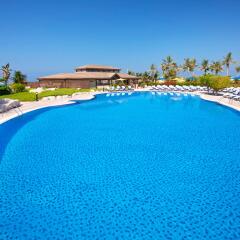 Отель Hilton Al Hamra Beach & Golf Resort бассейн