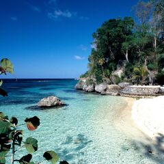 GoldenEye Hotel & Resort пляж