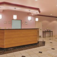 Отель La Quinta Inn & Suites Tulare интерьер отеля фото 2