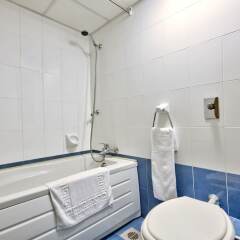 Отель Luna Holiday Complex ванная