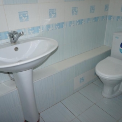 Гостиница Day Apartments na Vosmogo Marta в Уфе отзывы, цены и фото номеров - забронировать гостиницу Day Apartments na Vosmogo Marta онлайн Уфа ванная