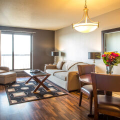 Отель Obasa Suites Saskatoon комната для гостей фото 4