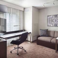 Отель Marriott Columbus University Area комната для гостей