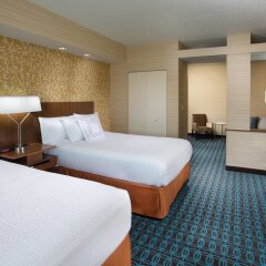 Отель Fairfield Inn & Suites by Marriott Columbus OSU США, Колумбус - отзывы, цены и фото номеров - забронировать отель Fairfield Inn & Suites by Marriott Columbus OSU онлайн комната для гостей фото 2