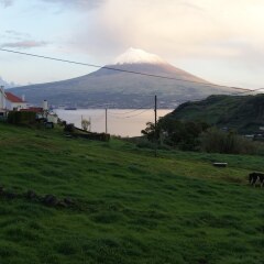 Отель House With 2 Bedrooms in Conceição, With Wonderful sea View, Enclosed Garden and Wifi - 800 m From the Beach Орта приотельная территория