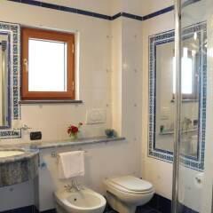 Отель House Cielo blu Конка деи Марини ванная