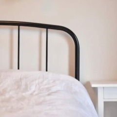 Отель Spacious 2 Bedroom Flat in Brighton сейф в номере