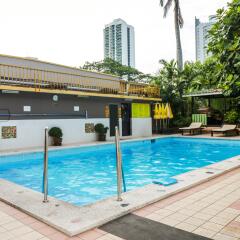 OYO 107 Malaysia Hotel бассейн