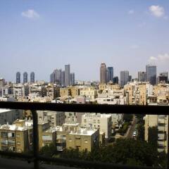 Tel Aviv Towers Apartment Израиль, Тель-Авив - отзывы, цены и фото номеров - забронировать отель Tel Aviv Towers Apartment онлайн балкон