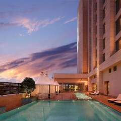 Отель Hilton Jaipur бассейн