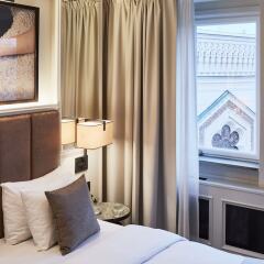 Bank Hotel сейф в номере