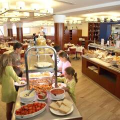 Отель Blaumar Hotel Salou Испания, Салоу - 7 отзывов об отеле, цены и фото номеров - забронировать отель Blaumar Hotel Salou онлайн питание