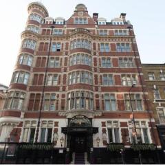 Отель Thistle Holborn, The Kingsley балкон