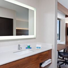 Отель Holiday Inn Express Los Angeles Airport, an IHG Hotel США, Лос-Анджелес - 9 отзывов об отеле, цены и фото номеров - забронировать отель Holiday Inn Express Los Angeles Airport, an IHG Hotel онлайн фото 2