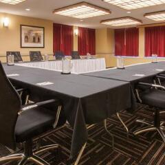 Отель Red Roof Inn PLUS+ Columbus-Ohio State University OSU США, Колумбус - отзывы, цены и фото номеров - забронировать отель Red Roof Inn PLUS+ Columbus-Ohio State University OSU онлайн помещение для мероприятий