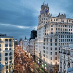 Отель NH Collection Madrid Gran Vía Испания, Мадрид - 1 отзыв об отеле, цены и фото номеров - забронировать отель NH Collection Madrid Gran Vía онлайн городской автобус