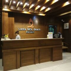 Отель Lanta Nice Beach Resort Ланта интерьер отеля