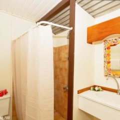 Pension Fare Maeva in Huahine, French Polynesia from 381$, photos, reviews - zenhotels.com bathroom