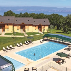 Отель Park & Suites Village Lugrin бассейн