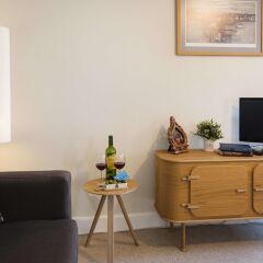 Апартаменты Bright Queen Alexandra Apartment - MPN комната для гостей фото 5