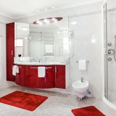 Отель Das Bergland - Vital & Activity Италия, Горнолыжный курорт Ортлер - отзывы, цены и фото номеров - забронировать отель Das Bergland - Vital & Activity онлайн ванная фото 2