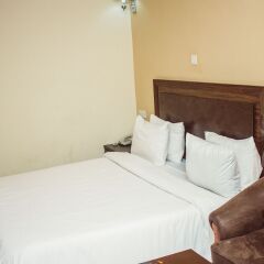 Отель Residency Hotel Enugu Нигерия, Энугу - отзывы, цены и фото номеров - забронировать отель Residency Hotel Enugu онлайн комната для гостей фото 3