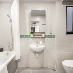 Отель La Regatta Boutique Residences ванная