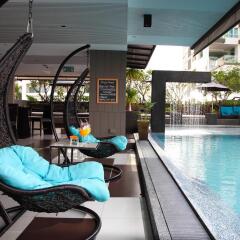 Отель Golden Tulip Mandison Suites Бангкок бассейн