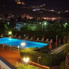 Отель Residence Villa Giardini Джардини Наксос бассейн