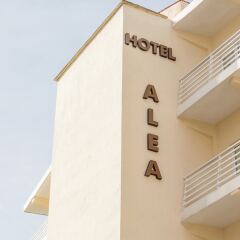 Hotel Mix Alea сейф в номере