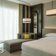 Отель Sheraton Grand Hotel, Dubai ОАЭ, Дубай - 1 отзыв об отеле, цены и фото номеров - забронировать отель Sheraton Grand Hotel, Dubai онлайн комната для гостей фото 2