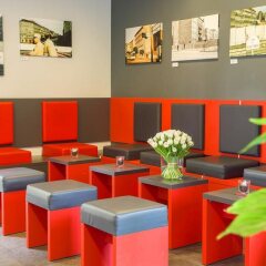 H+ Hotel 4 Youth Berlin Mitte интерьер отеля