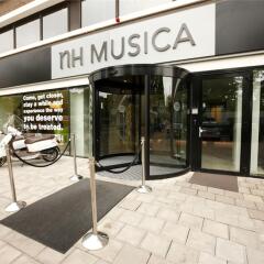 Отель NH Amsterdam Zuid Hotel Нидерланды, Амстердам - 2 отзыва об отеле, цены и фото номеров - забронировать отель NH Amsterdam Zuid Hotel онлайн банкомат