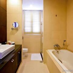 Отель Grand Asoke Residence Sukhumvit Бангкок ванная