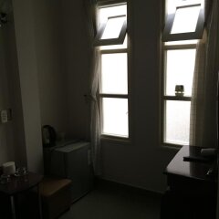 Gold Star Hotel Далат сейф в номере