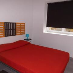 Alameda Hostel комната для гостей