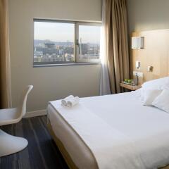 Отель Occidental Atenea Mar - Adults Only 4* Улучшенный номер с различными типами кроватей фото 6