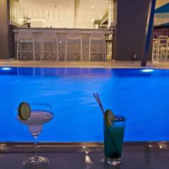 Отель Alexia Premier City Hotel - Adults Only Греция, Родос - отзывы, цены и фото номеров - забронировать отель Alexia Premier City Hotel - Adults Only онлайн бассейн