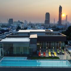 Отель Le D'Tel Bangkok Бангкок бассейн фото 3
