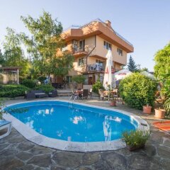 Отель Guest House La Casa Болгария, Генерал-Кантраджиево - отзывы, цены и фото номеров - забронировать отель Guest House La Casa онлайн бассейн фото 3