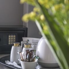 Апартаменты Lotus Center Apartments сейф в номере