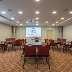 Отель Ratonda Centrum Hotel Литва, Вильнюс - 6 отзывов об отеле, цены и фото номеров - забронировать отель Ratonda Centrum Hotel онлайн питание фото 2