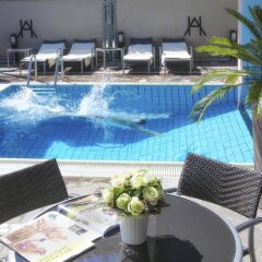 Hotel Ambassador Риччоне бассейн