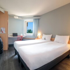 Отель ibis Nice Aéroport Promenade des Anglais Франция, Ницца - 10 отзывов об отеле, цены и фото номеров - забронировать отель ibis Nice Aéroport Promenade des Anglais онлайн комната для гостей фото 3