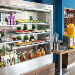 Отель Tryp Madrid Airport Suites Испания, Мадрид - отзывы, цены и фото номеров - забронировать отель Tryp Madrid Airport Suites онлайн питание фото 3