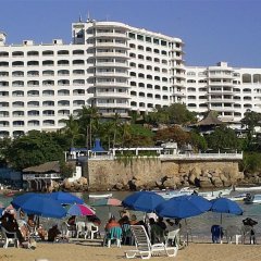 Отель Caleta Beach Resort Fishing & Diving Club Мексика, Акапулько - отзывы, цены и фото номеров - забронировать отель Caleta Beach Resort Fishing & Diving Club онлайн пляж